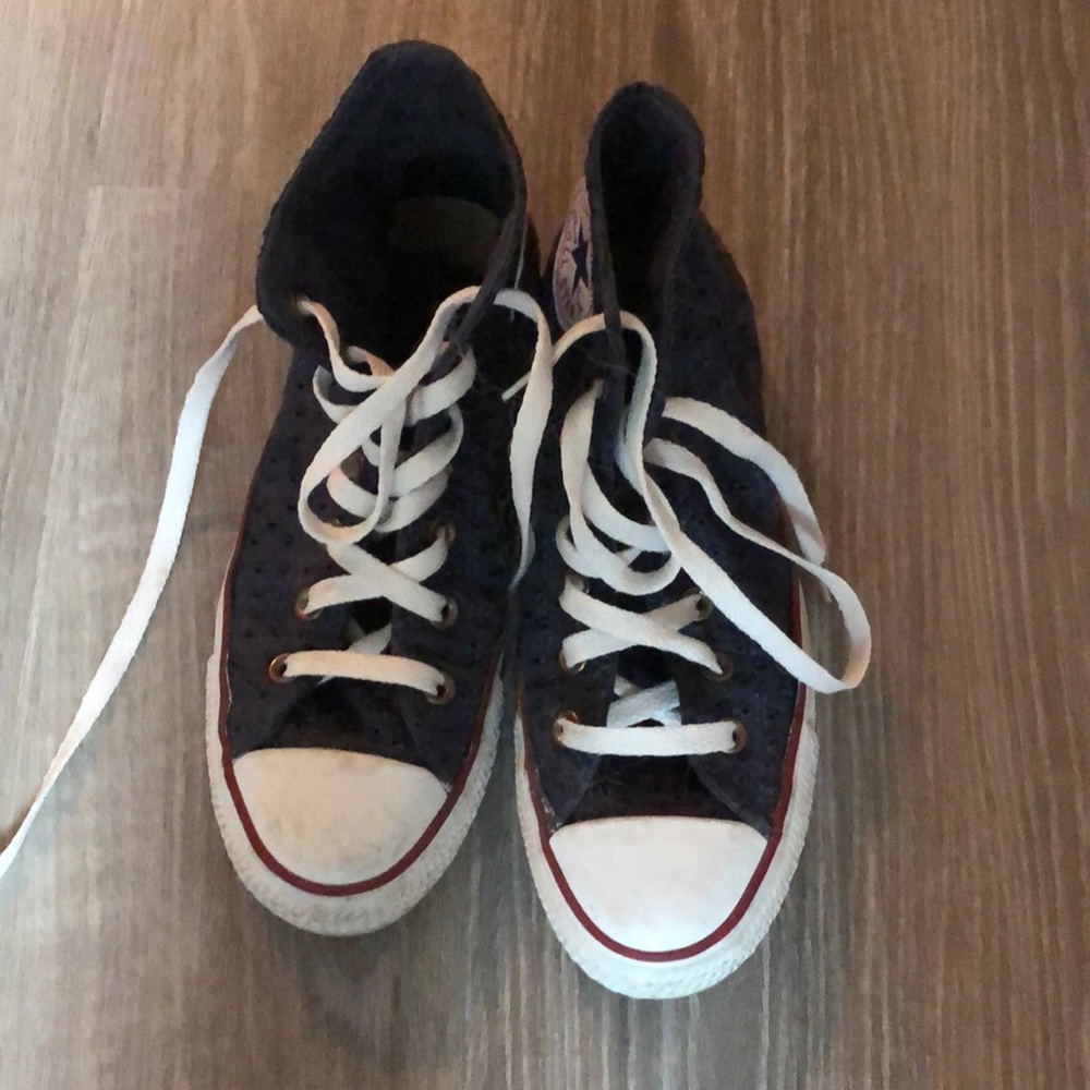 Hightop navy converse size W7